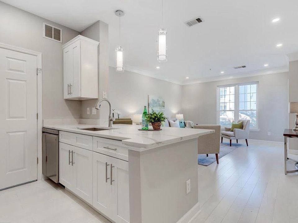 1st image of 1571 Spring Gate Dr Unit 6215