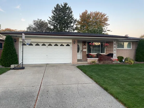30235 Kelsey Dr, Warren, MI 48092