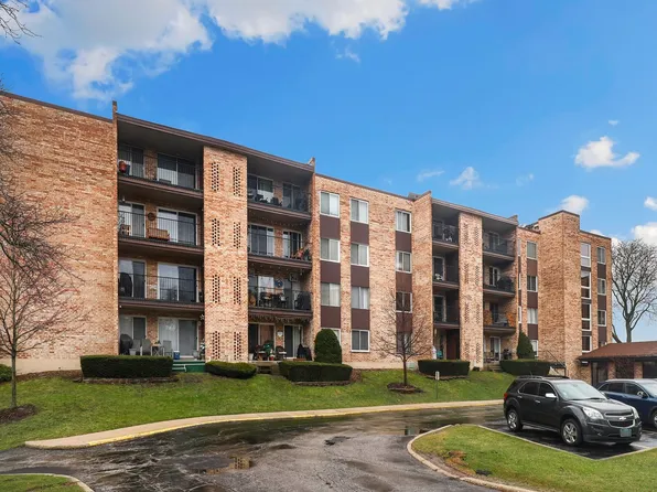 502 W Huntington Commons Rd APT 338, Mount Prospect, IL 60056