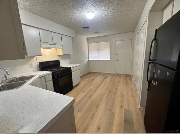 10606 Lanshire Dr #B, Austin, TX 78758