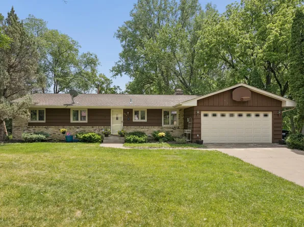290 Rice Creek Blvd NE, Fridley, MN 55432