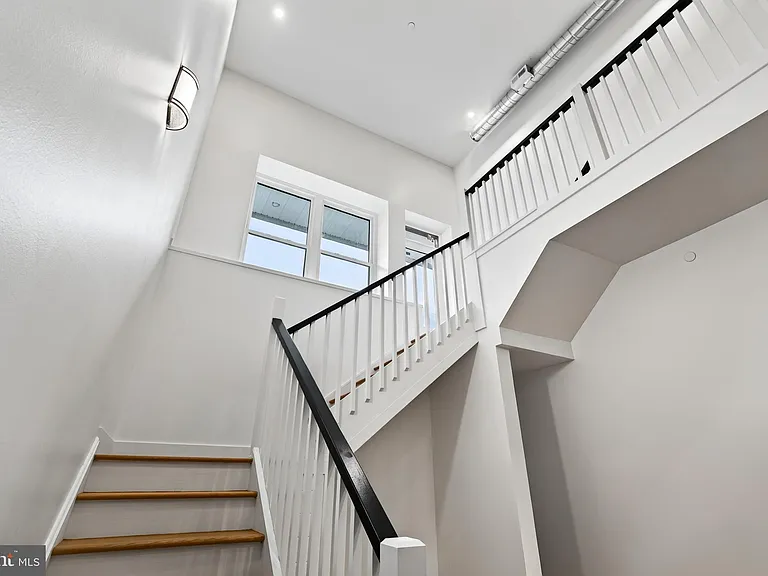 123 S Main St #6 — Photo 15