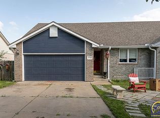 3716 SW Moundview Ct, Topeka, KS 66610