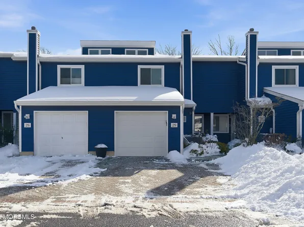 29 Rambling Meadow Court, Tinton Falls, NJ 07724
