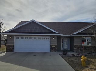 4729 Ridgewood Ln, Grand Forks, ND 58201