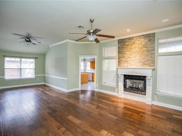 3800 SE 8th St, Bentonville, AR 72712