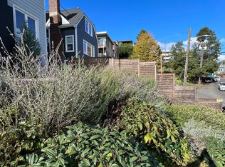 522 Lee St #B, Seattle, WA 98109
