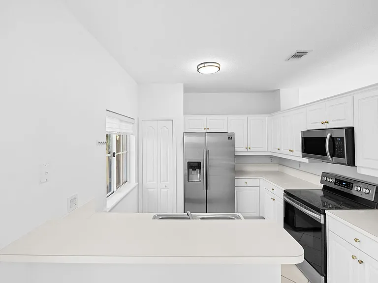 14261 SW 126th Pl — Photo 15