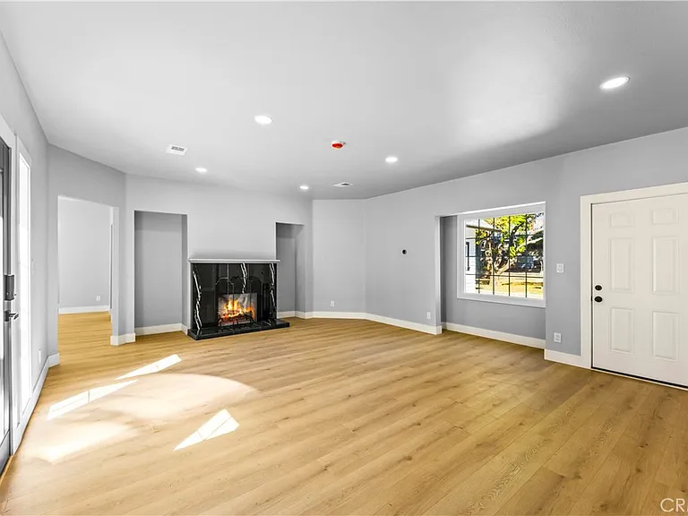379 Buena Loma St — Photo 7