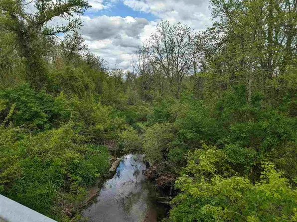 Yankee Ave, Lowden, IA 52255