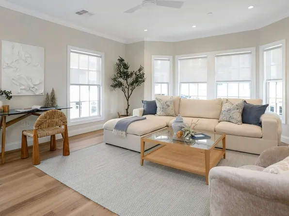 340 Heights Rd #308, Darien, CT 06820