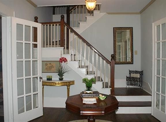 2nd image of 334 Broad St NE