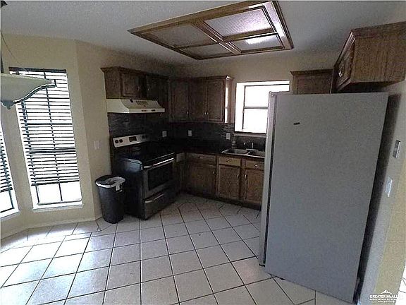 5th image of 2320 N 29th Ln