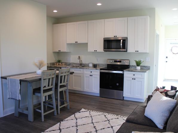 408 Market Ave #408