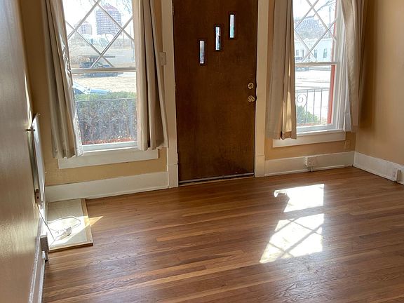 3rd image of 201 11th St NW APT 5
