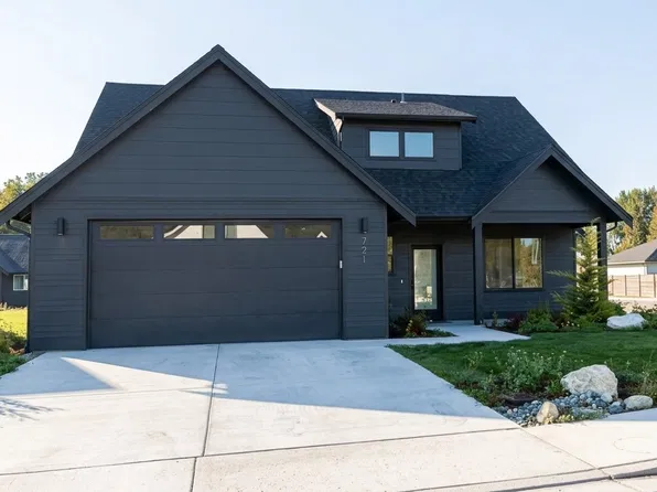 721 E 5th Street, Nooksack, WA 98276