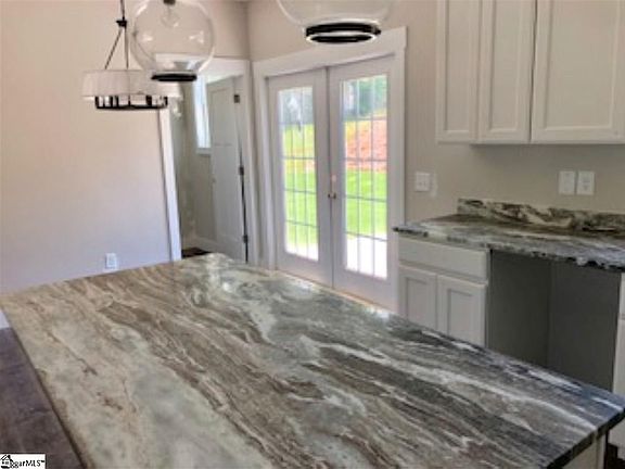 3rd image of 482 Silver Thorne Dr
