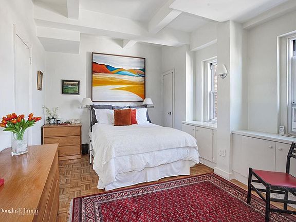 4th image of 2162 Broadway #20E
