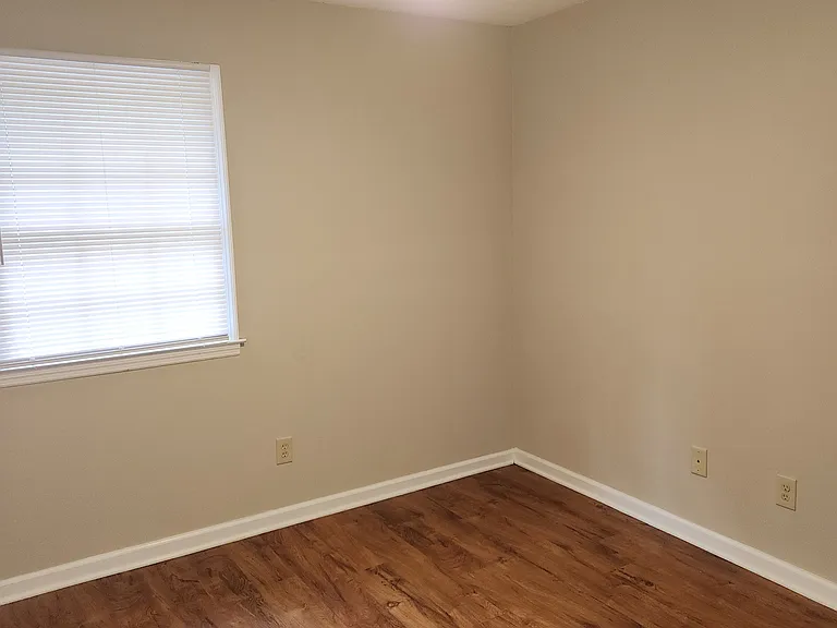 502 Millhouse Rd — Photo 16
