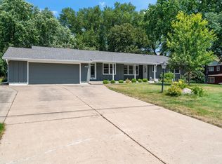 6112 Jeffrey Ln, Edina, MN 55436