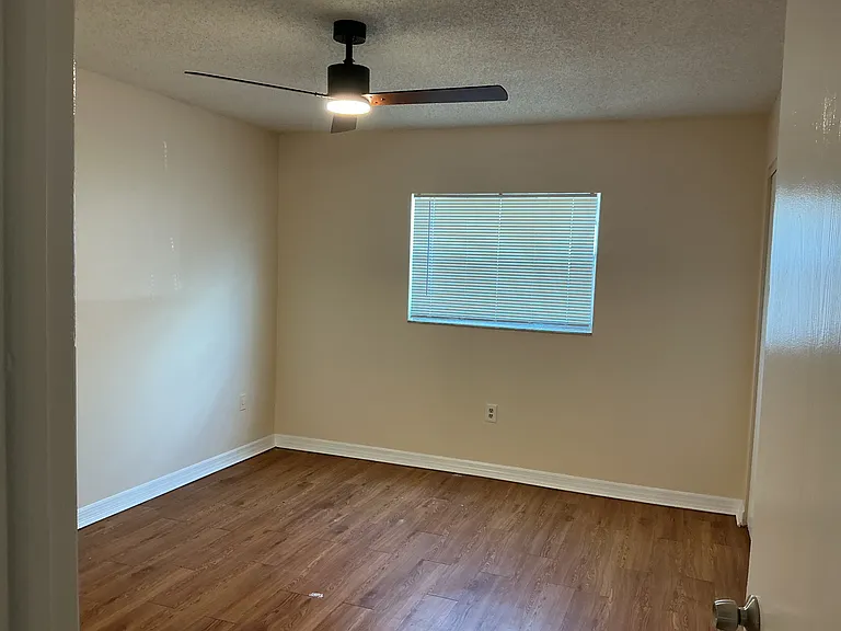 179 Ulster Ln — Photo 4