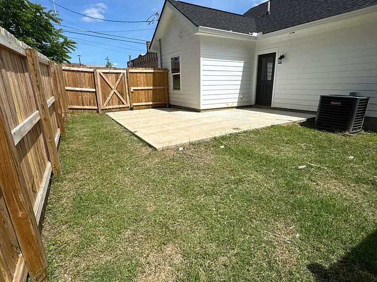 135 Edgewood Ave — Photo 17