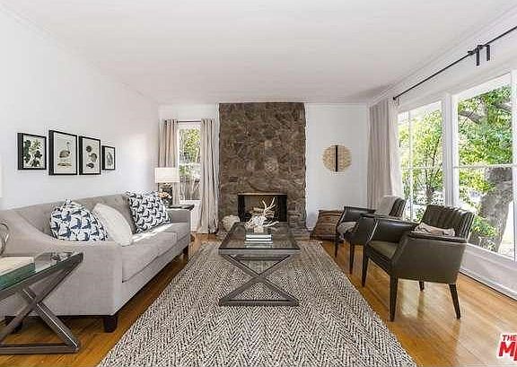 5th image of 2548 E Glenoaks Blvd