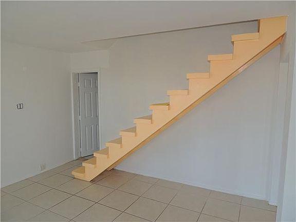 5th image of 9636 Summit Cir