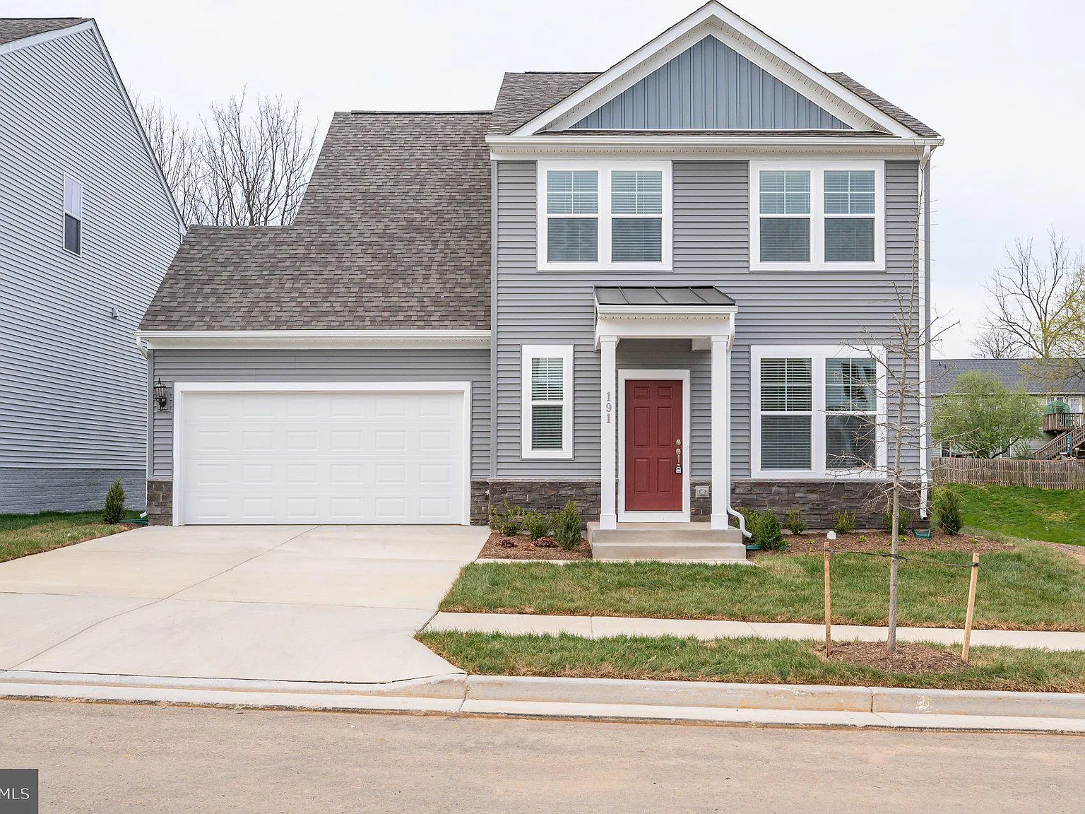4 bed, 2.5 bath, 2152 sqft, $2,450 — Photo 1