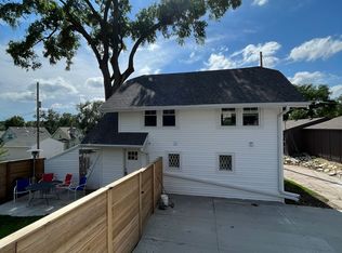 2326 S 34th St #4, Omaha, NE 68105