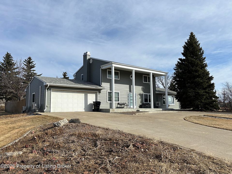 1st image of 816 3rd St N