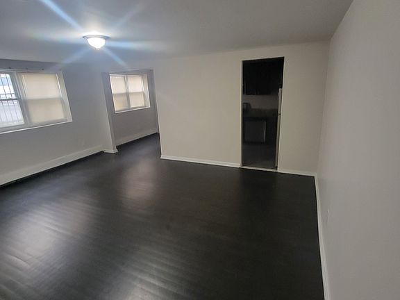4th image of 102 Corbin Ave