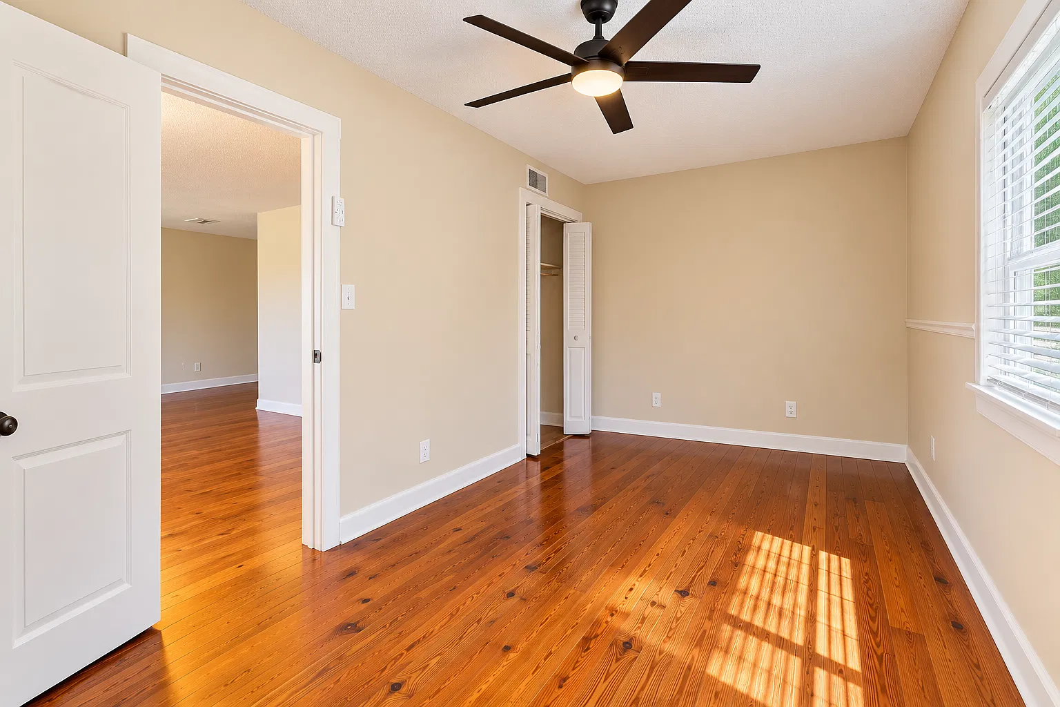 A simple, clean one-bedroom, one-bath unit Only $1,175 Move-In Special! — Photo 2