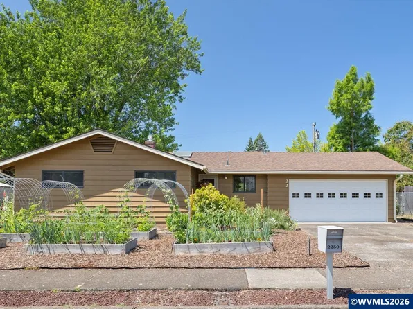 2250 NW Highland Dr, Corvallis, OR 97330