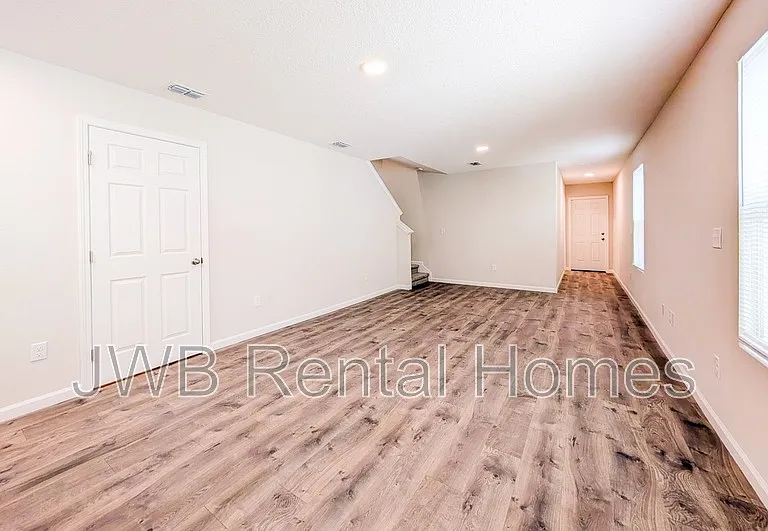 9007 Cocoa Ave — Photo 4