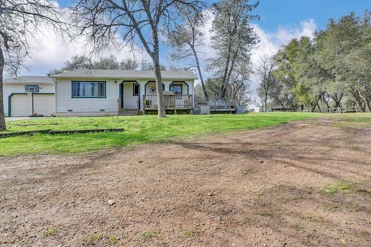 135 Beaver Rd photo 1