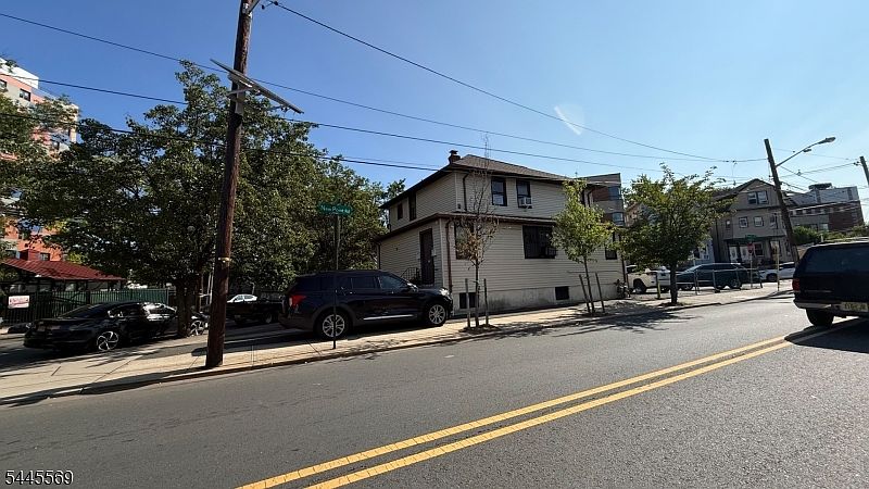2nd image of 659 New Point Rd