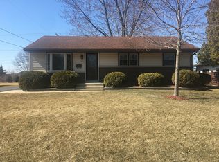 813 Meadow Vw, Mukwonago, WI 53149