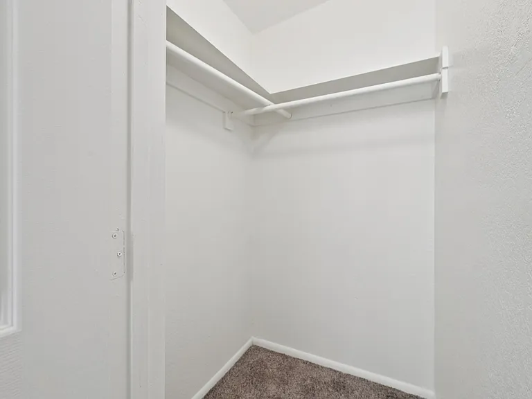 Cornell Apartments — Photo 33