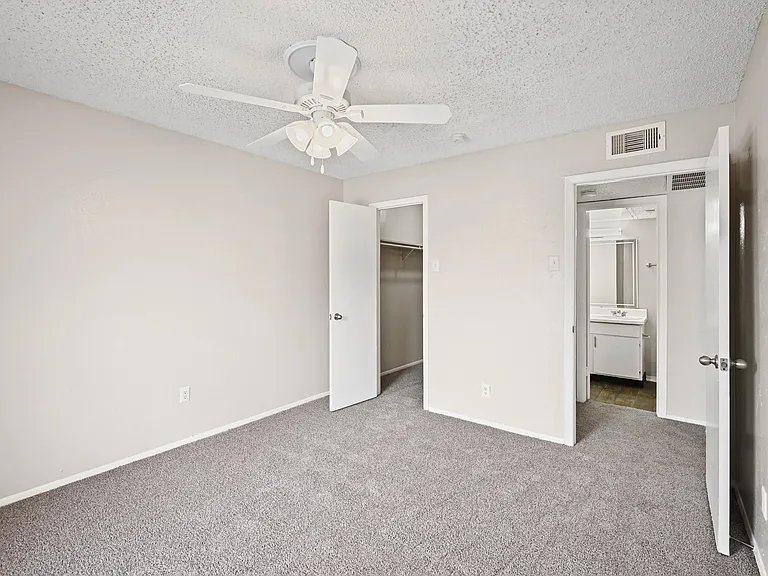 Preston Oaks — Photo 14
