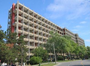 350 Quigley Rd #316, Hamilton, ON L8K 5N2