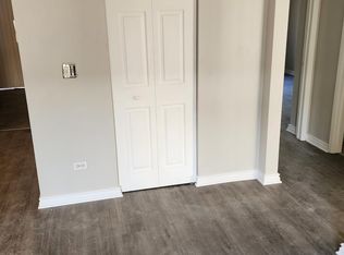 152 Waters Edge Dr APT B, Glendale Heights, IL 60139