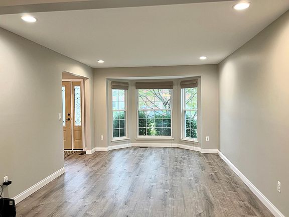 5th image of 3043 Cedar Crest Dr