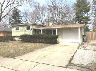 868 Sioux Dr, Elgin, IL 60120