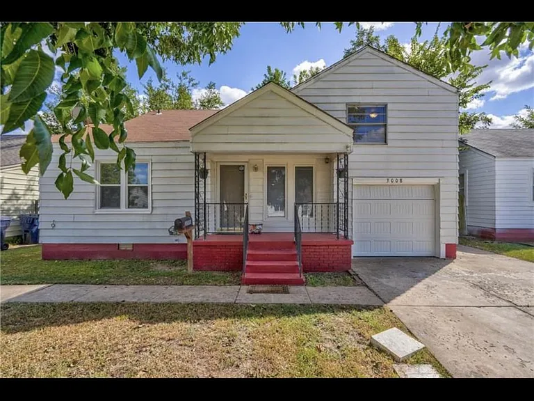3008 NW 28th St #3008 — Photo 1