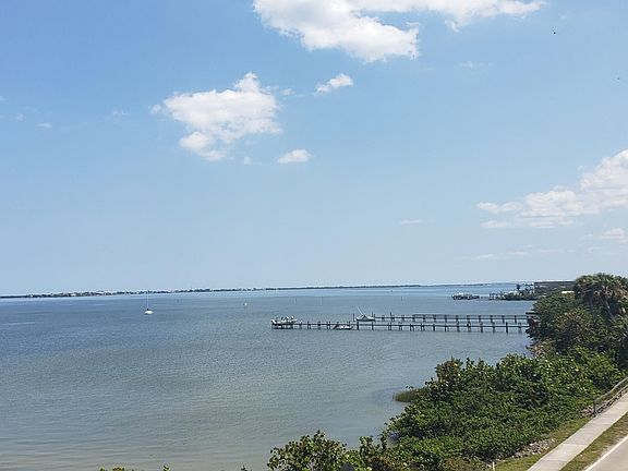 3rd image of 3716 NE Indian River Dr #303