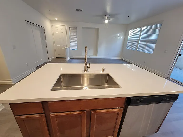 305 Island Way #2 — Photo 7