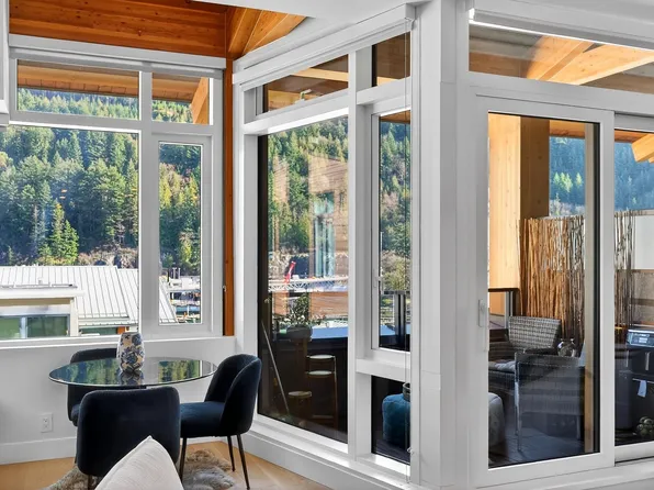 6687 Nelson Ave #506, West Vancouver, BC V7W 2B2