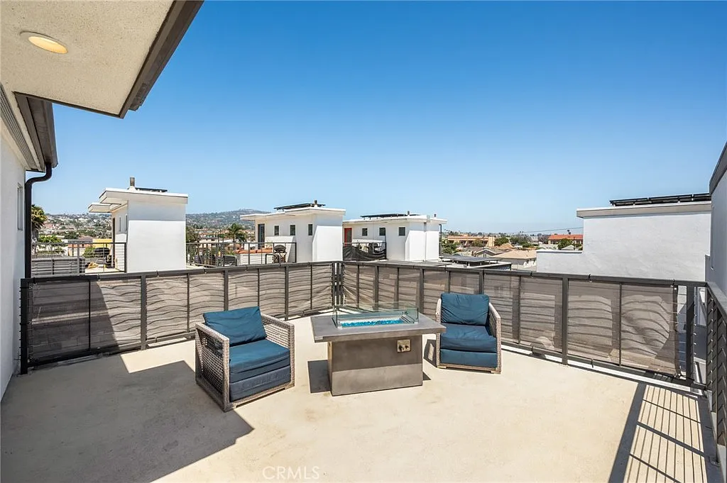 3 bed, 2.5 bath, 1771 sqft, $4,500 — Photo 2