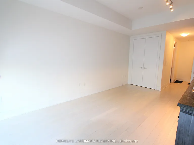 29 Queens Quay E #1019 — Photo 10